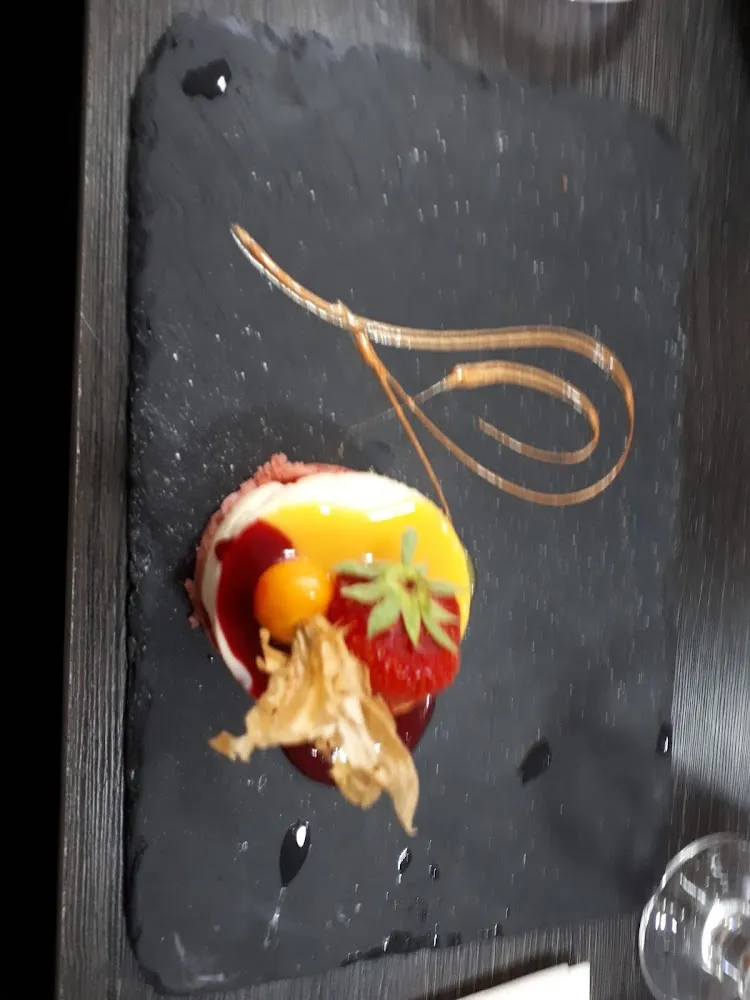 Fraisier Des Îles À la Noix de Coco